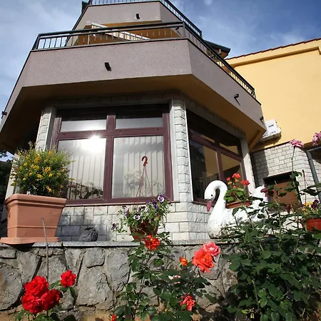 Bed & Breakfast Marija 3*